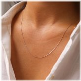 Elegant White Gold Box Chain Necklace Collection