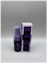 Stay-Fresh Makeup Fixer