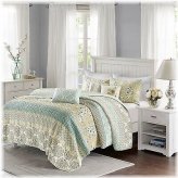 Green Oasis Quilt Set