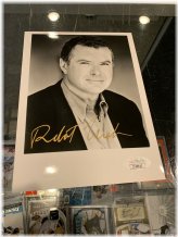 Legendary Vegas Moment: Robert Urich Autographed 5x7 Photo (JSA Authenticated)