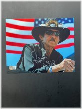 NASCAR Legends Collection: Richard Petty Autographed 8x10 Photo