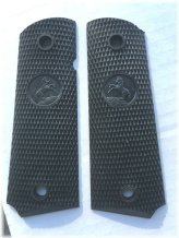 Black Rubber Checkered Grips for Colt 1911 Gov't Full Size with Logo