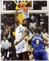 Lakers Dunk Photo Signed by Shaquille O'Neal with PSA/DNA Hologram