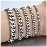 Shimmering Steel Link Charm Bracelet - Unisex Design for All Occasions