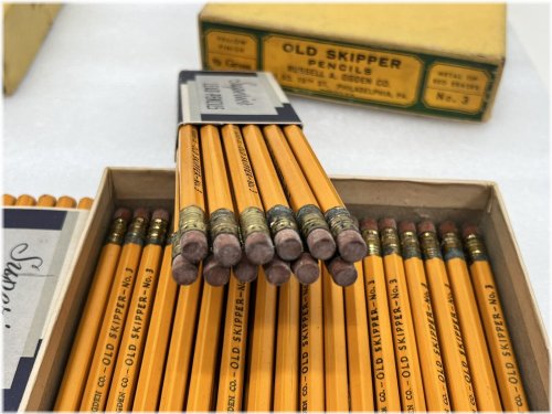 Ogden's Old Skipper Pencil Set