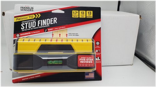 ProFinder 710+ Stud Locator with Bubble Level