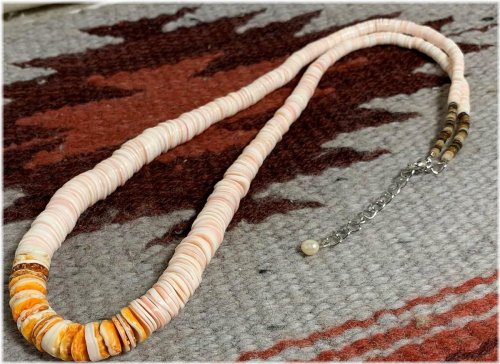 Luanos Spiny Oyster Shell Necklace