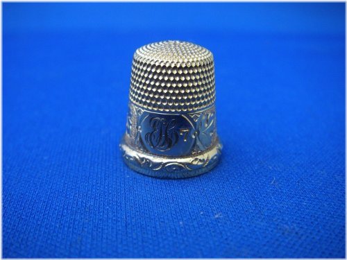 Golden Grape Band Thimble