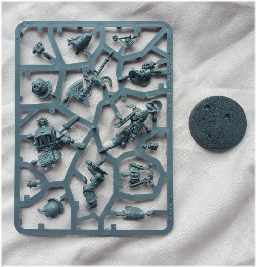 Imperial Titan Librarian Miniature