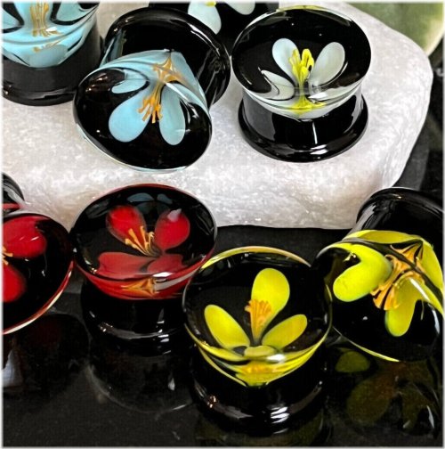 Black Pyrex Glass Floating Flower Double Flare Plugs