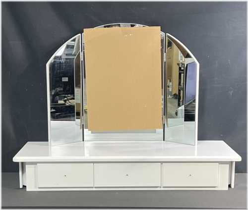 Luminous Reflection Vanity Set