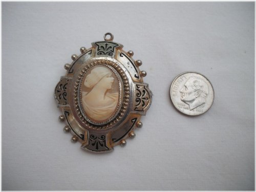 Elegant Lady Silhouette Cameo Pendant