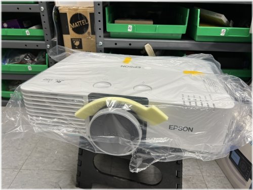 Luminova WUXGA Laser 3LCD Projector