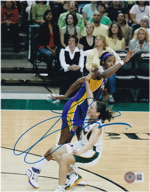 Lisa Leslie Autographed WNBA Basketball Memorabilia