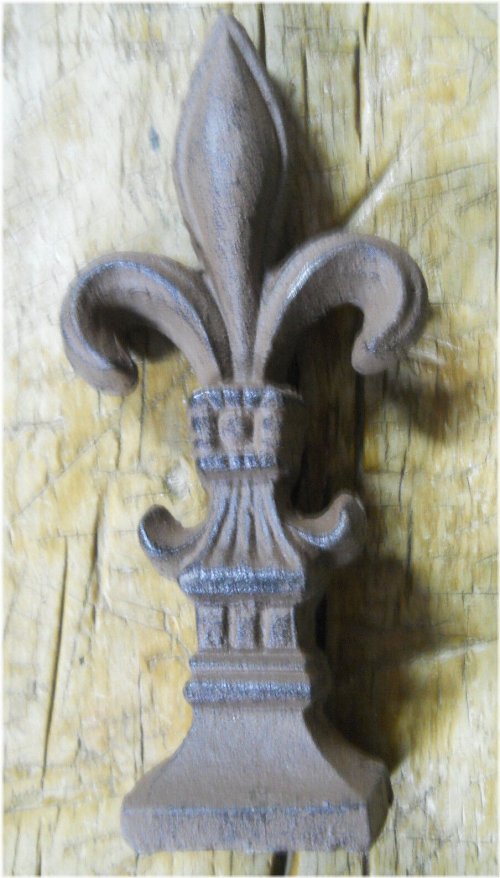 Rustic Fleur de Lis Iron Finial