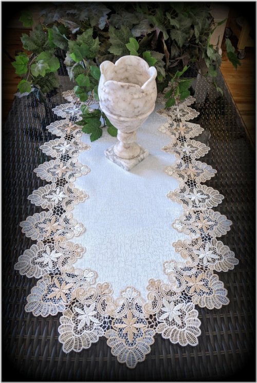 Heritage Lace Runner