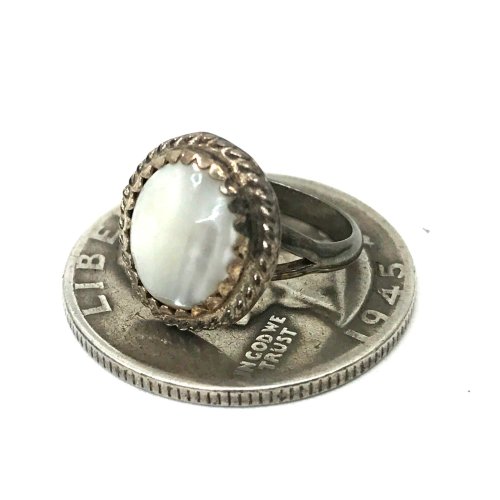 Southwest Child's Vintage Sterling Silver Mother of Pearl Ring