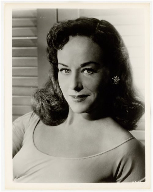 Vintage Hollywood Glamour: Paulette Goddard in 1953