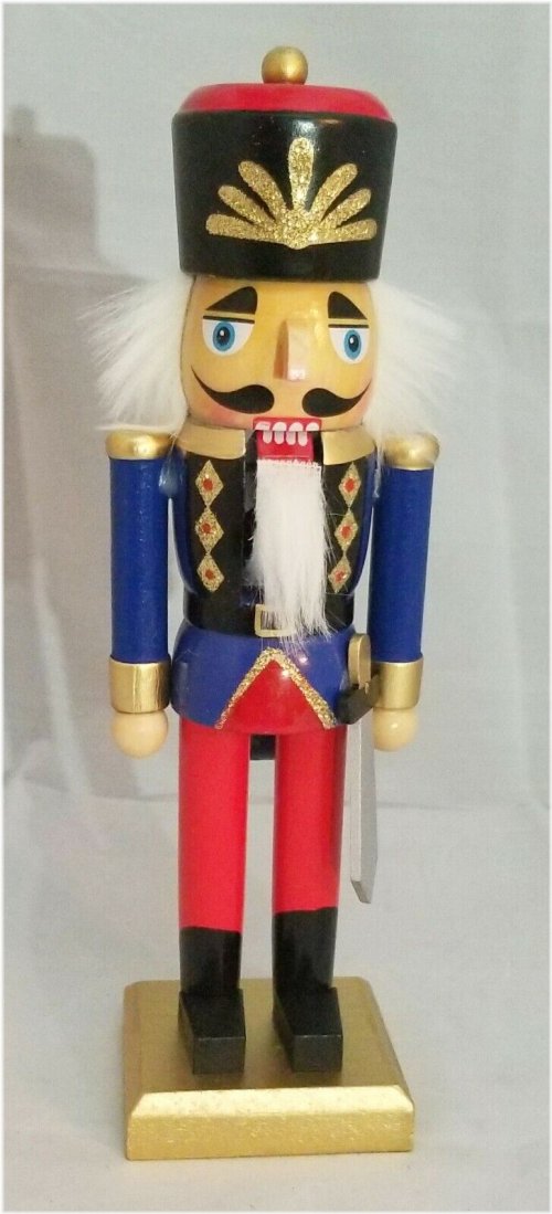 Classic Wooden Nutcracker Soldiers