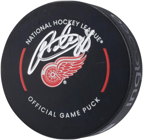 Patrick Kane Autographed Official Game Puck