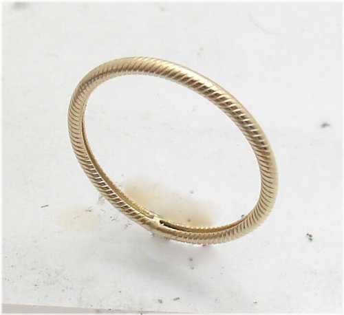 Golden Twirl Ring