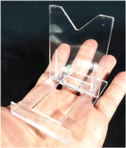 Refined Showcase Stand