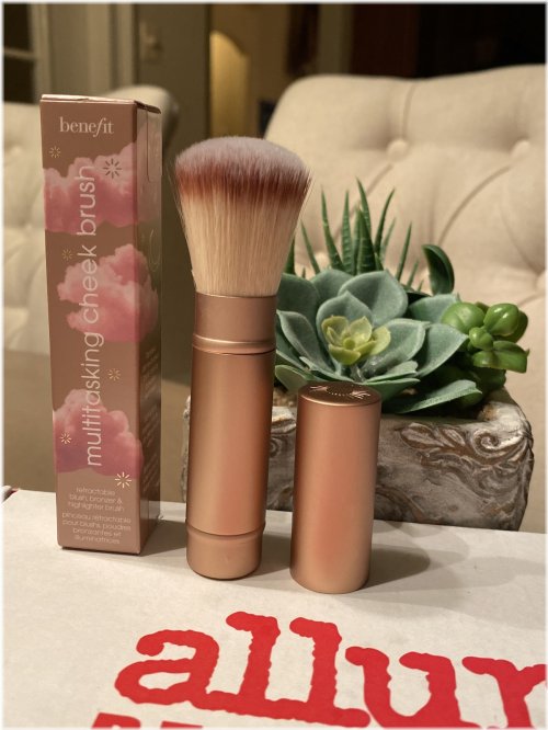 Retractable Cheek Brush by Benefit Cosmetics