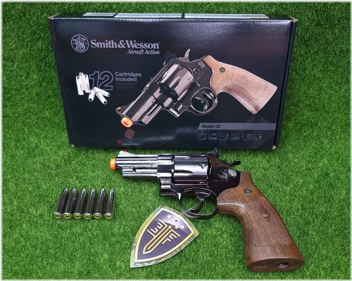 Short Barrel CO2 Airsoft Revolver by Umarex Smith & Wesson