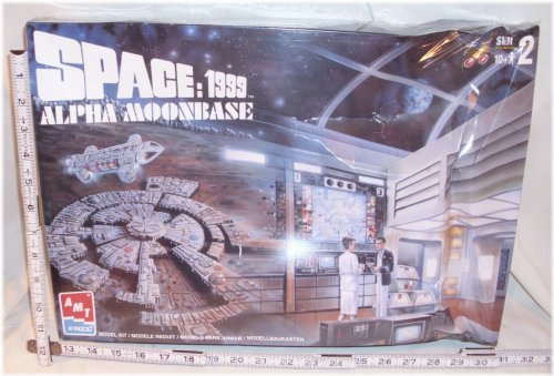 Alpha Moon Base Model Kit
