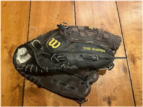 Tom Glavine Advisory Staff Series A2484 Baseball Glove