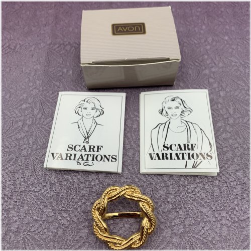 Golden Wreath Scarf Ring