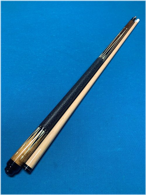 McDermott Cue Set with Free Case and Accessories