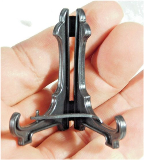 Petite Foldable Showcase Stand