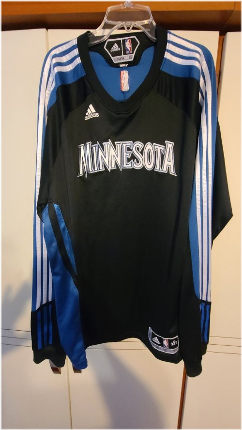 Timberwolves Game-Worn Warm-Up Shirt by Anthony Randolph