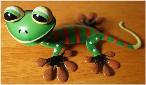 Vibrant Gecko Metal Garden Statue
