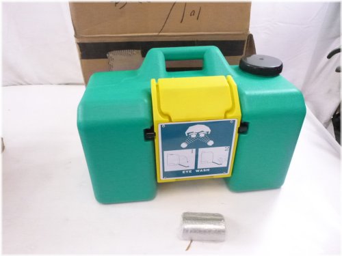 Green Oasis Eye Rinse Station