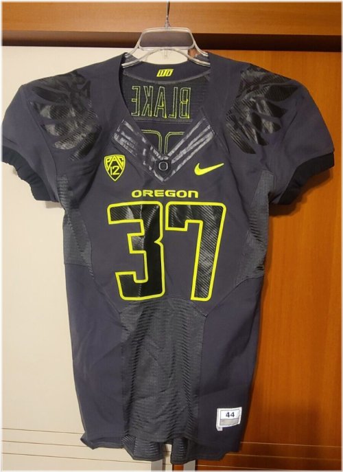 2011 Oregon Ducks #37 Volt Game Used Nike Authentic Jersey