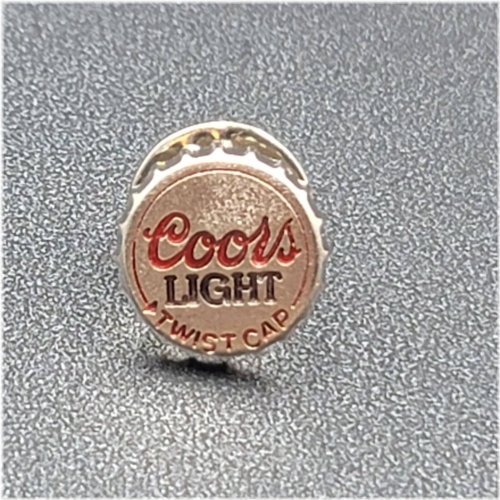 Retro Twist Cap Lapel Pin