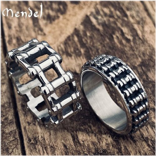 Chain Link Band Ring by MENDEL