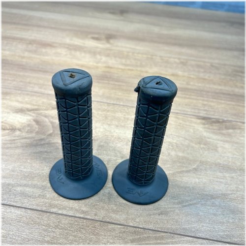Retro Ride Grips