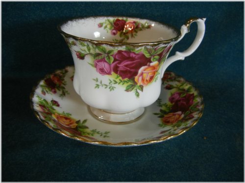 Elegant Rose Montrose Cup and Saucer Set