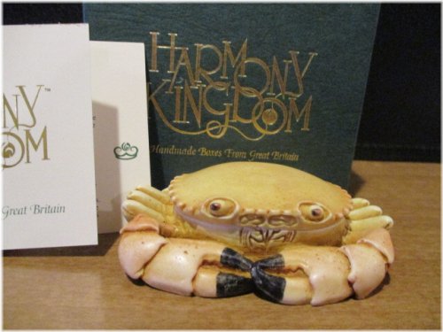Coastal Delight Crab Figurine by Harmony Kingdom