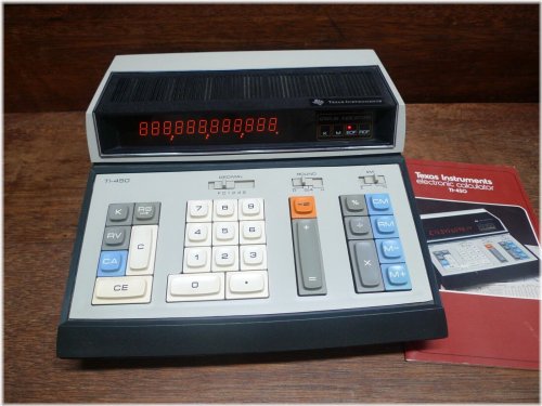 RetroTech Precision Calculator