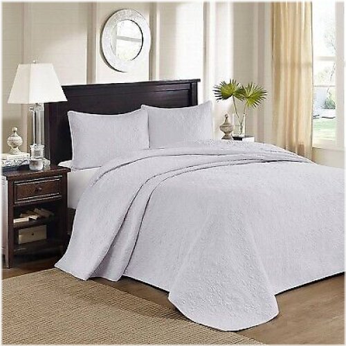 Vancouver Reversible White Bedspread Set
