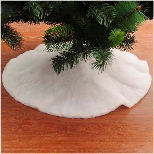 Frosty Fur Tree Skirt - A Cozy Addition to Your Christmas Decor