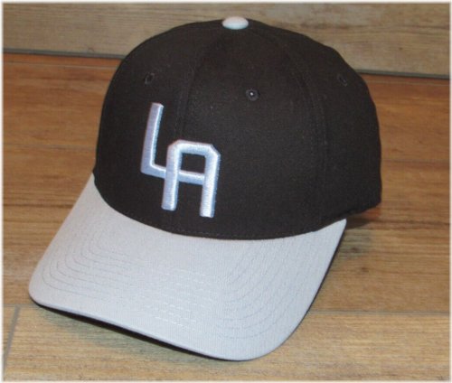 Royal Retros Flex Fitted Hat - Los Angeles White Sox