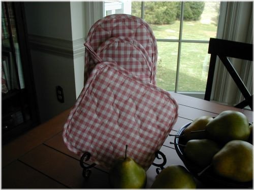 Rose Gingham Pot Holder + Puppet Oven Mitt Set
