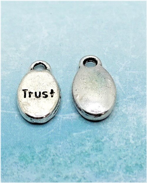 Vintage Trust Charms Set