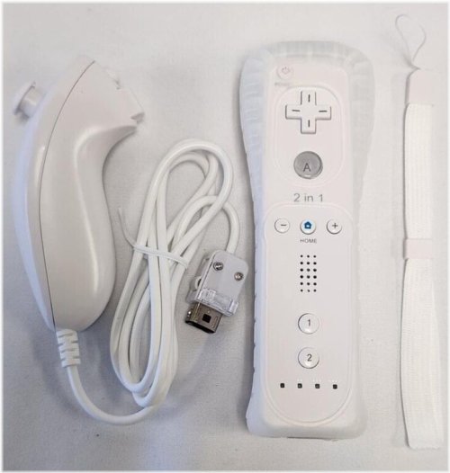 Wii Remote & Nunchuk Set with Strap & Sleeve in White