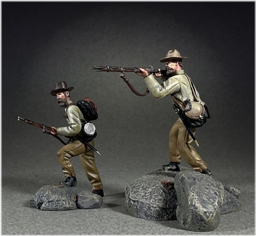 Confederate Infantry Scrambling Up Set